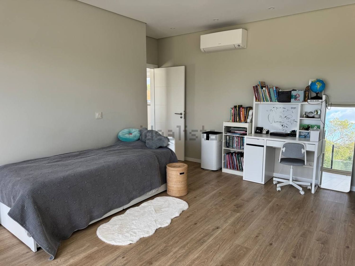 小楼房或独栋别墅出售在Avenida Movimento das Forças Armadas, 8 - 卧室