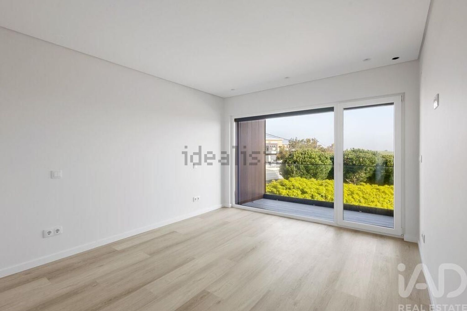 小楼房或独栋别墅出售在São Pedro da Cadeira - 卧室