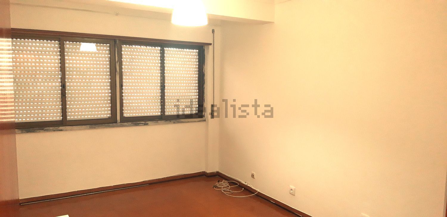 出租房间在Rua Ferreira de Castro, 9 - 卧室