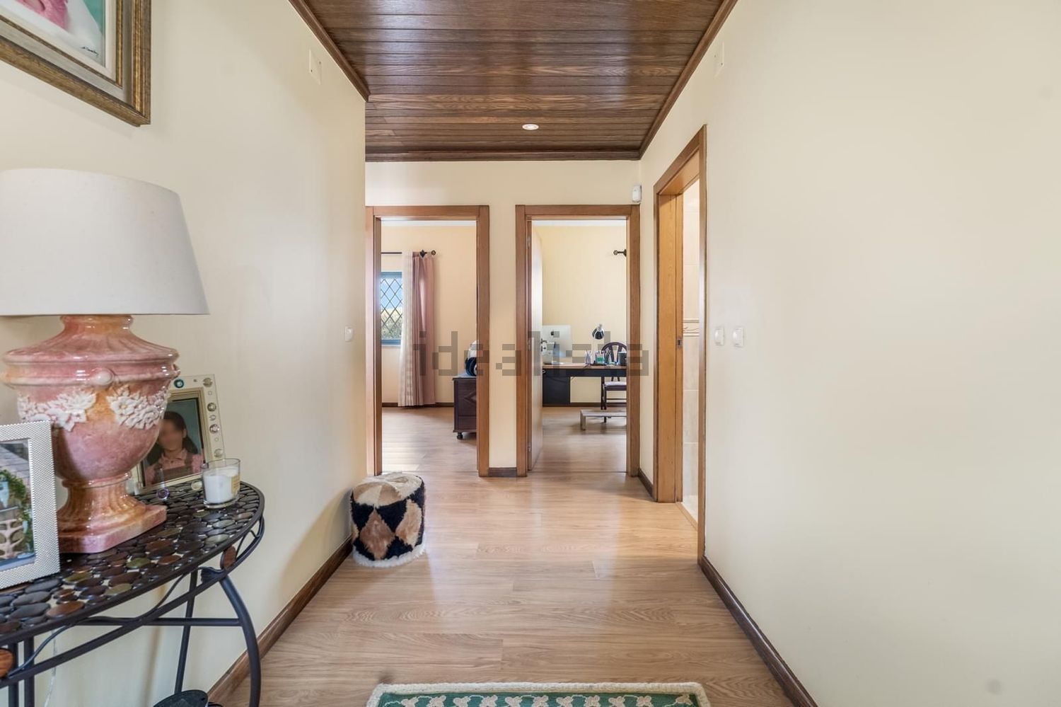 小楼房或独栋别墅出售N10 - 过道