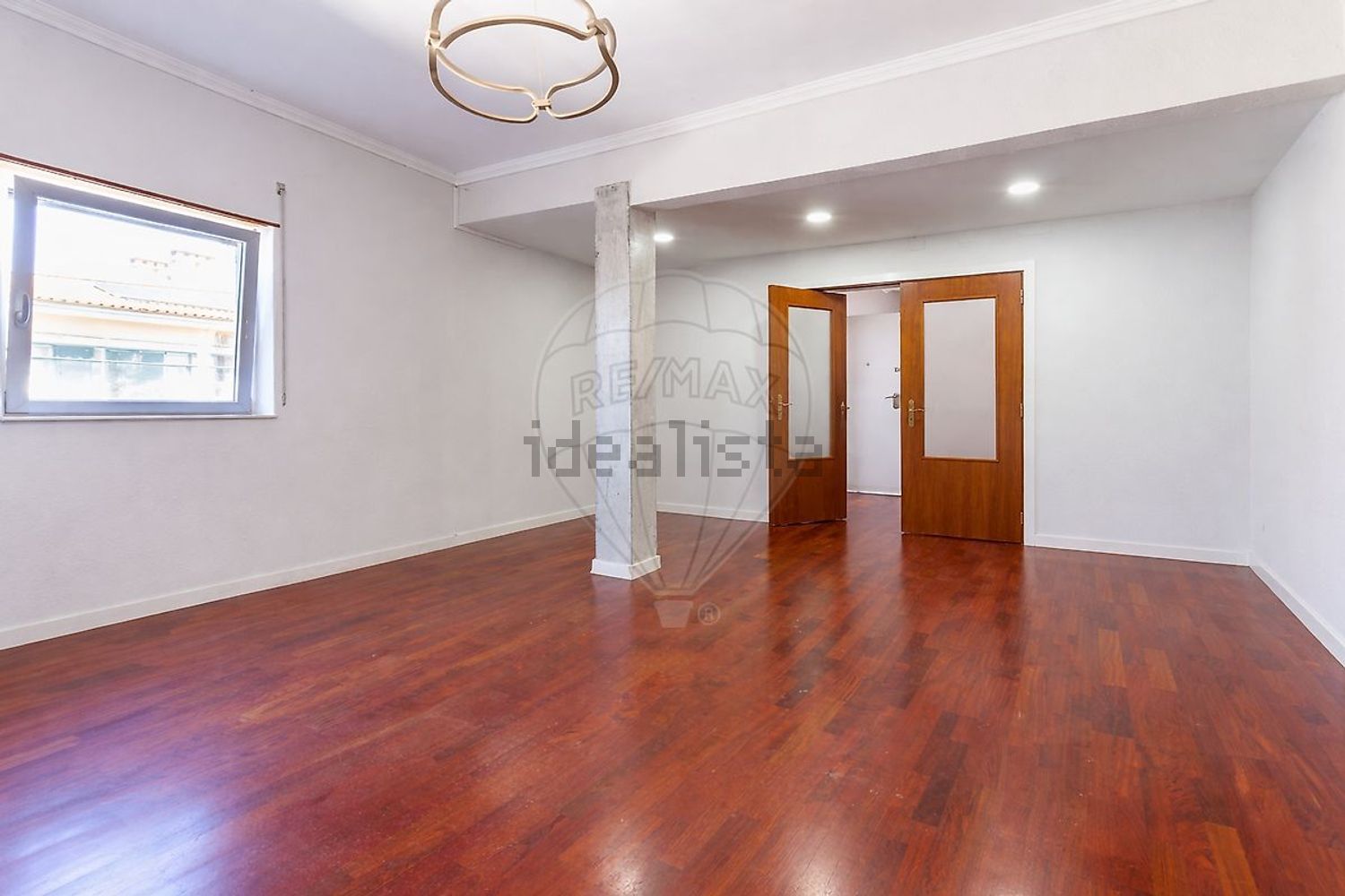 小楼房或独栋别墅出售在Rua António Sérgio - 照片