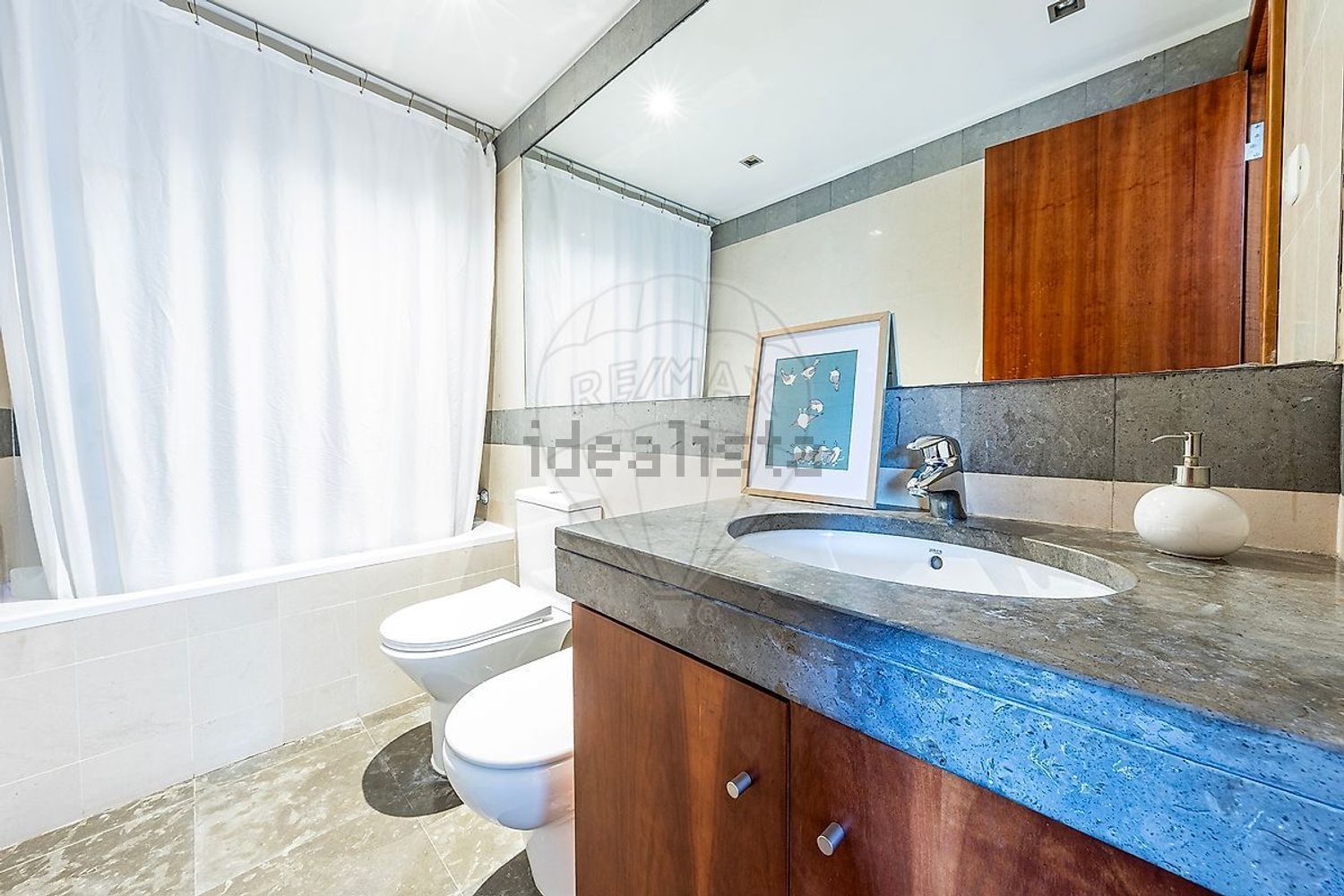 小楼房或独栋别墅出售在Rua dos Girassóis - 卫生间