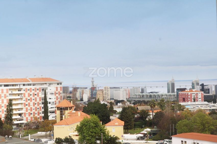 出租公寓 t2在Rua Cidade de Bissau, 19