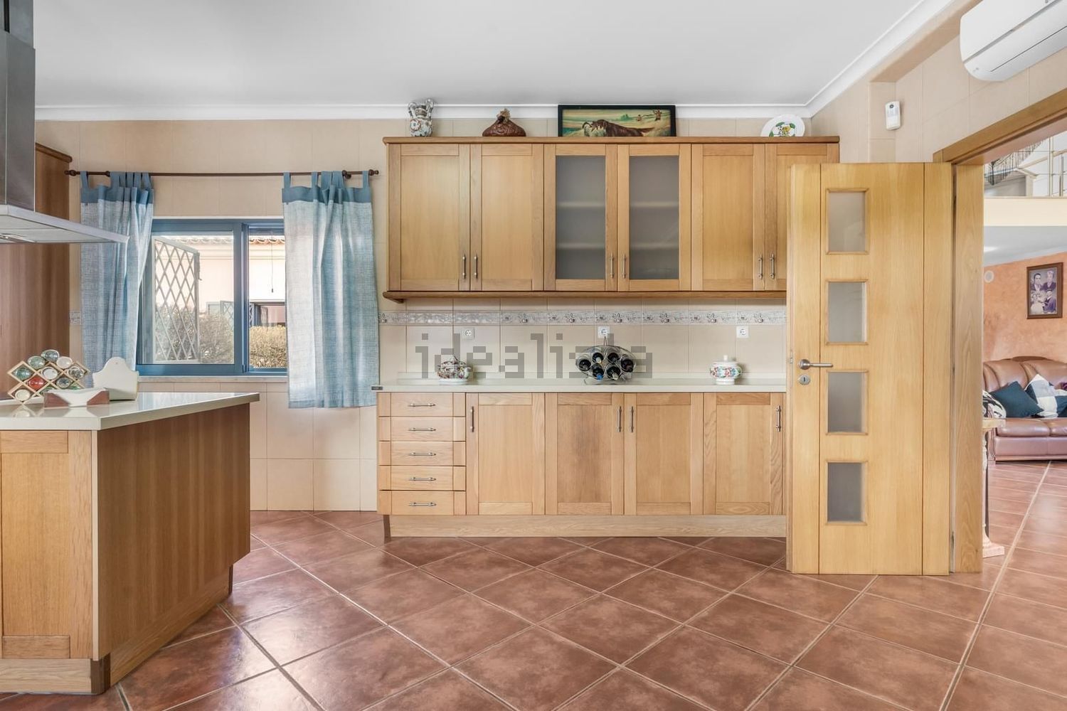 小楼房或独栋别墅出售N10 - 厨房