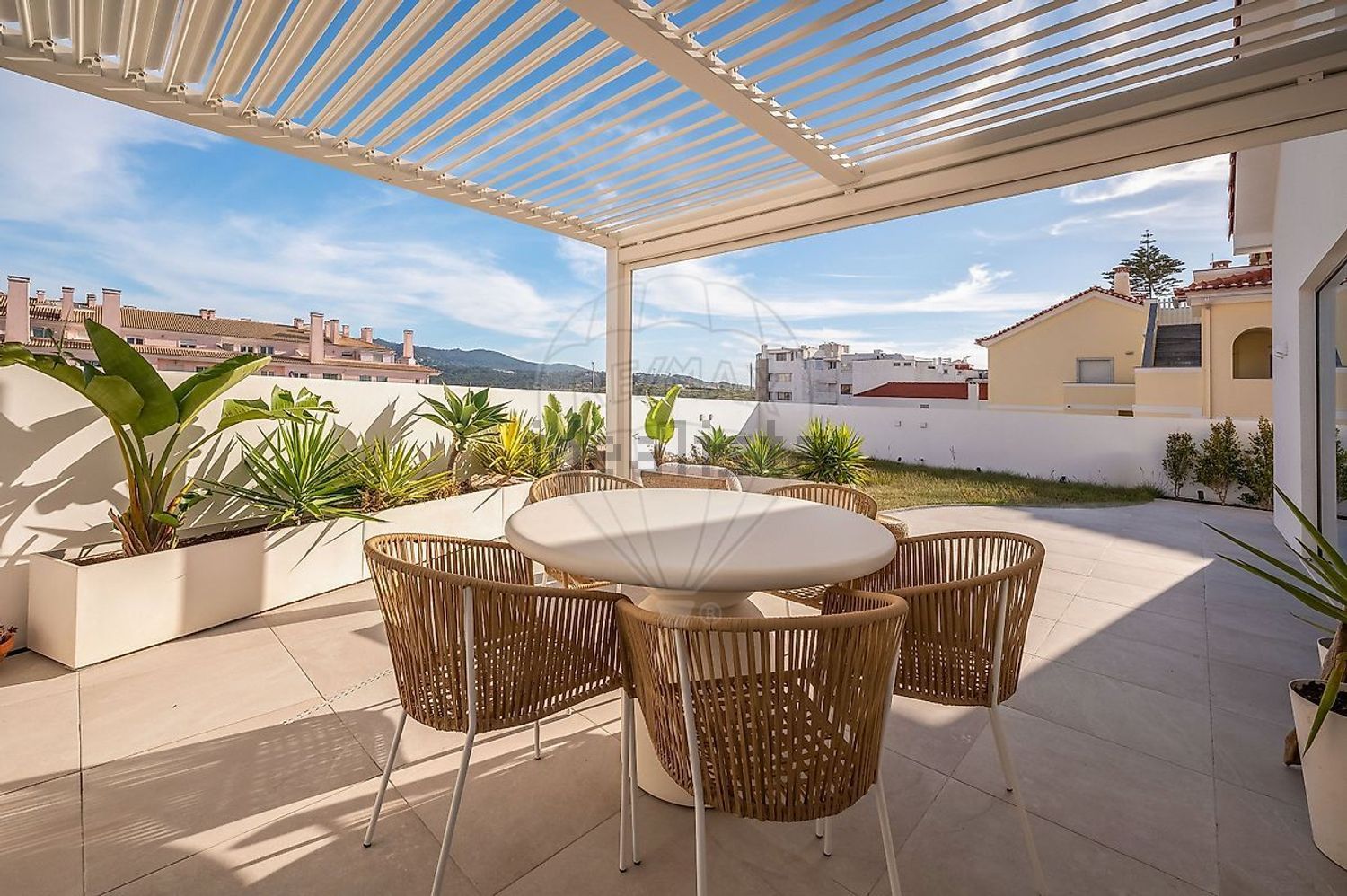 小楼房或独栋别墅出售在Rua Afonso Banheiro - 阳台