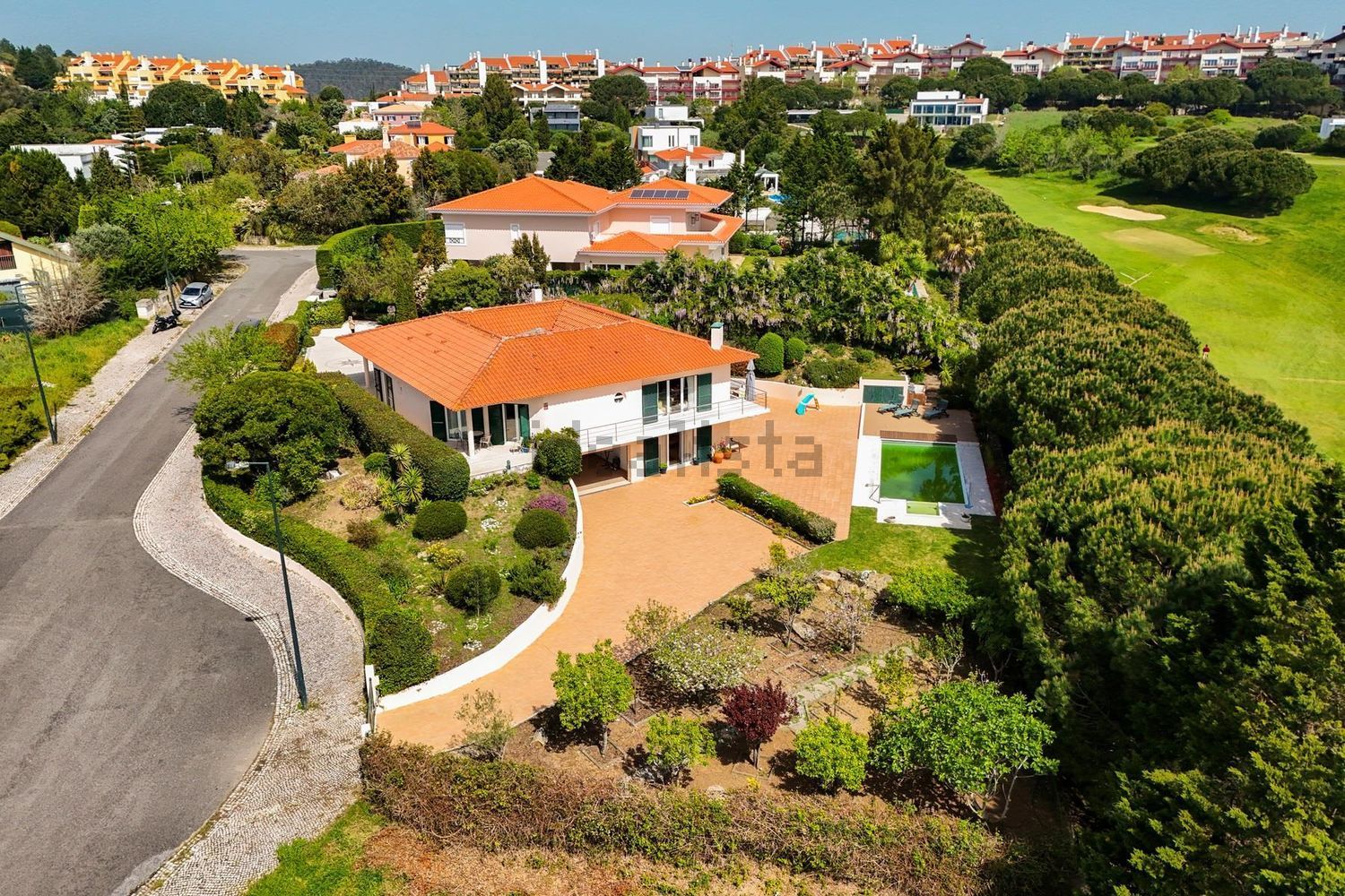 小楼房或独栋别墅出售在Rua da Mãe d'Água, 20 - 游泳池