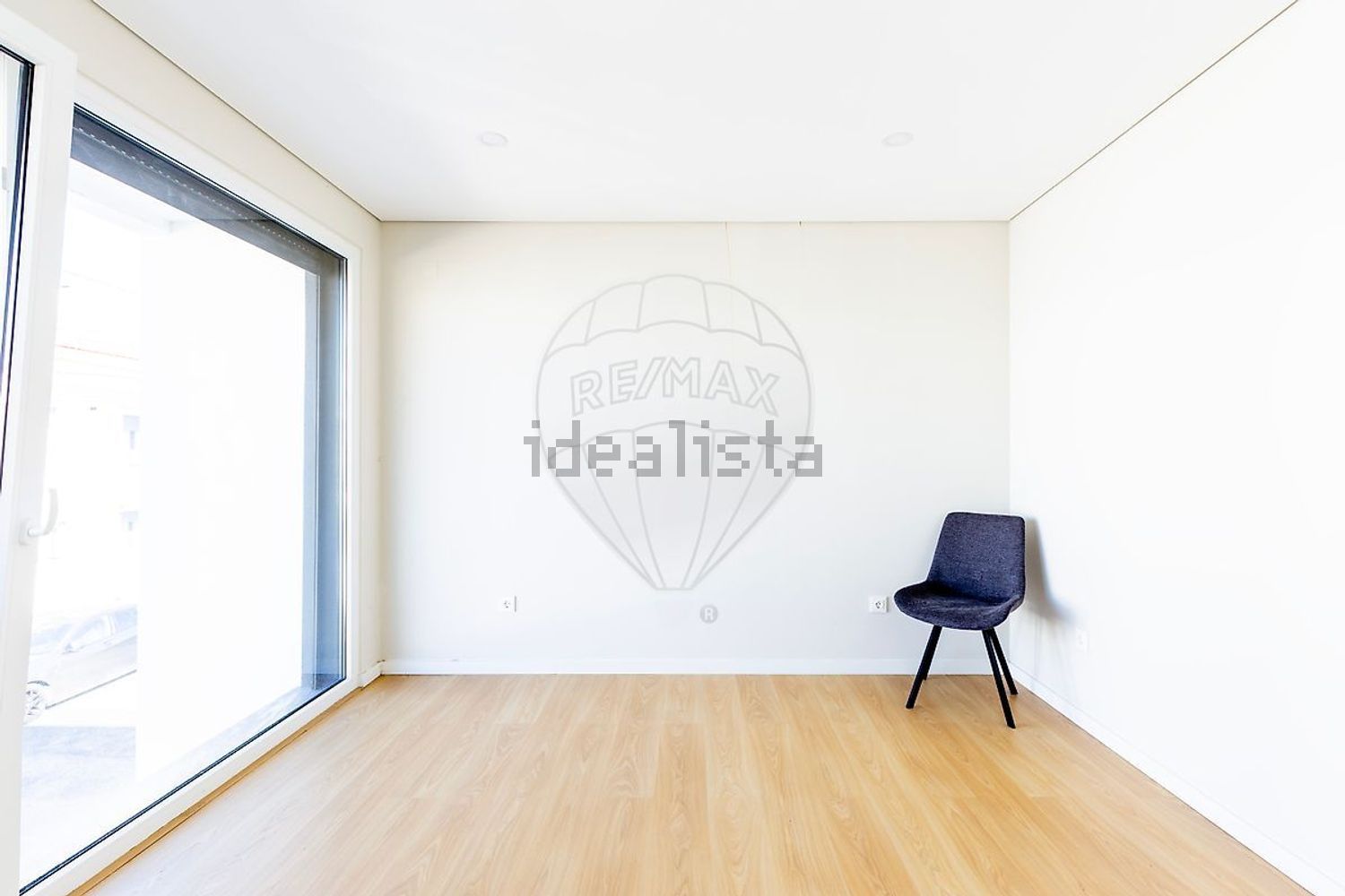 小楼房或独栋别墅出售在Rua e - 照片