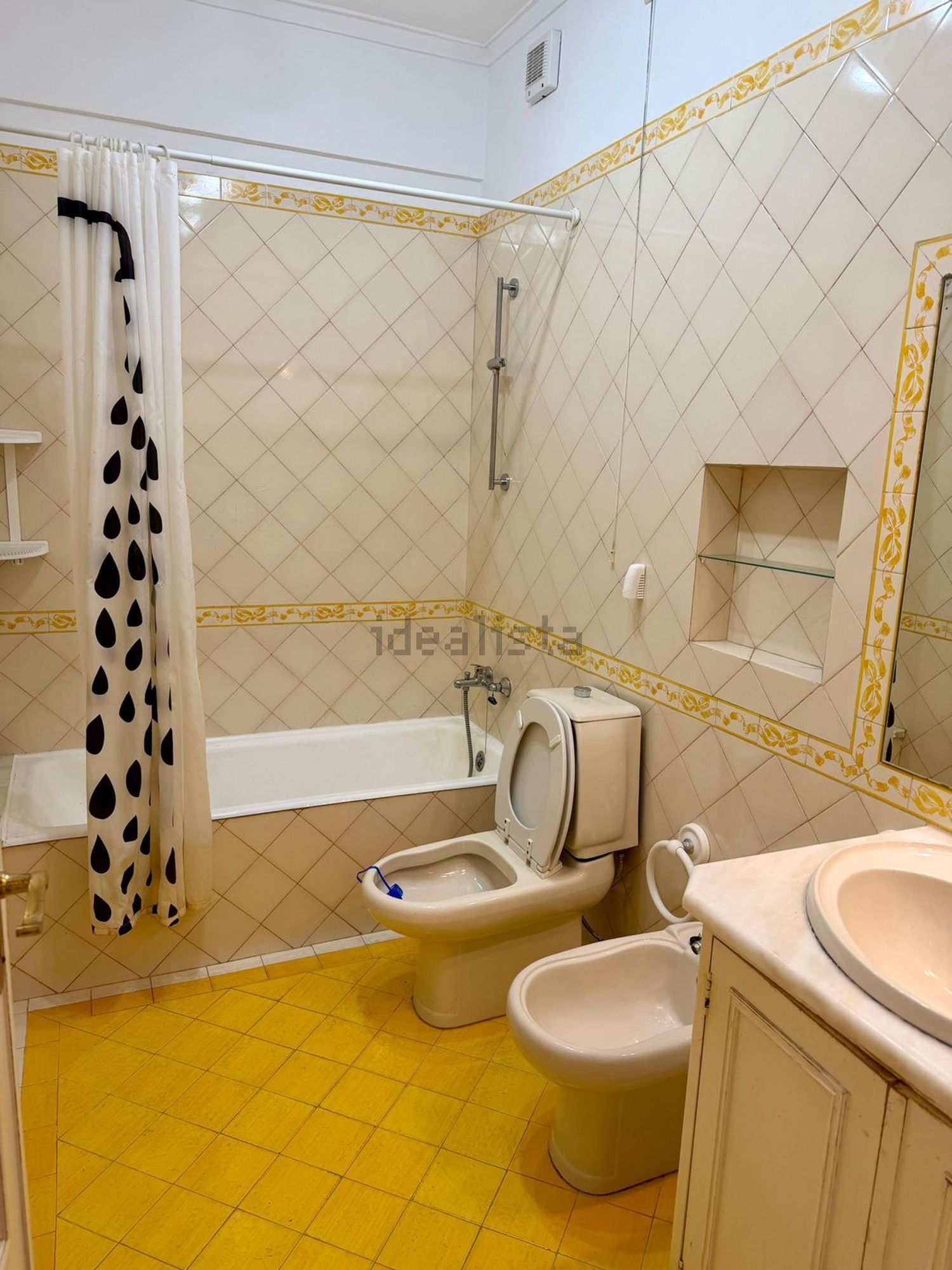 出租房间在Rua Doutor Azevedo Neves, 94 - 卫生间