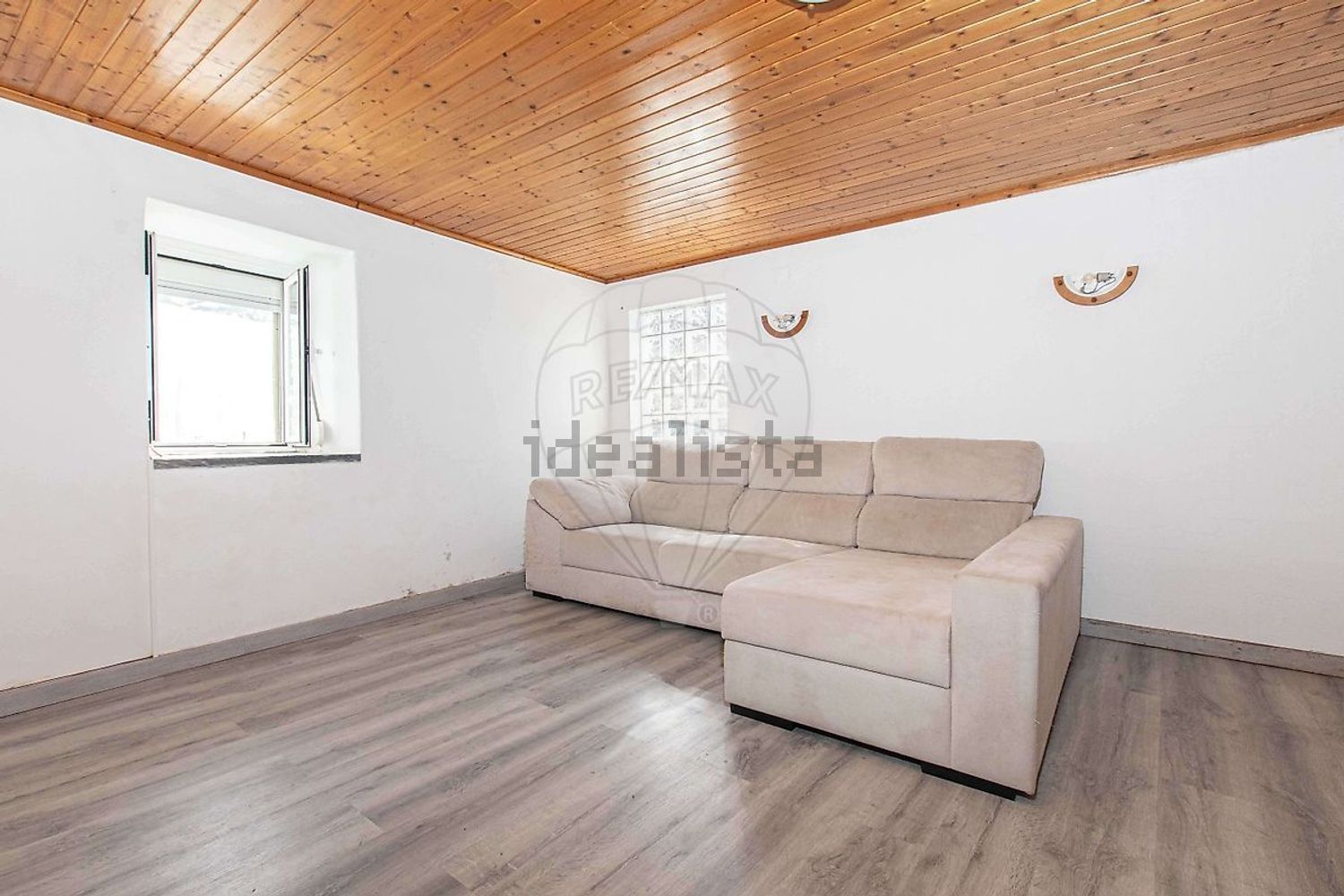 小楼房或独栋别墅出售N115-1 - 客厅