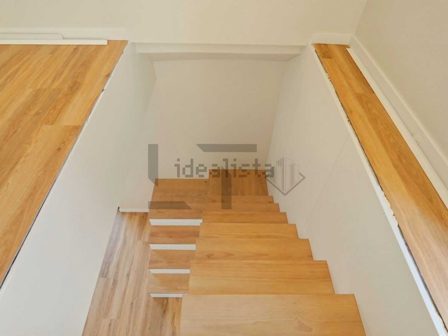 顶层公寓出售在Alameda dos Oceanos - 详情