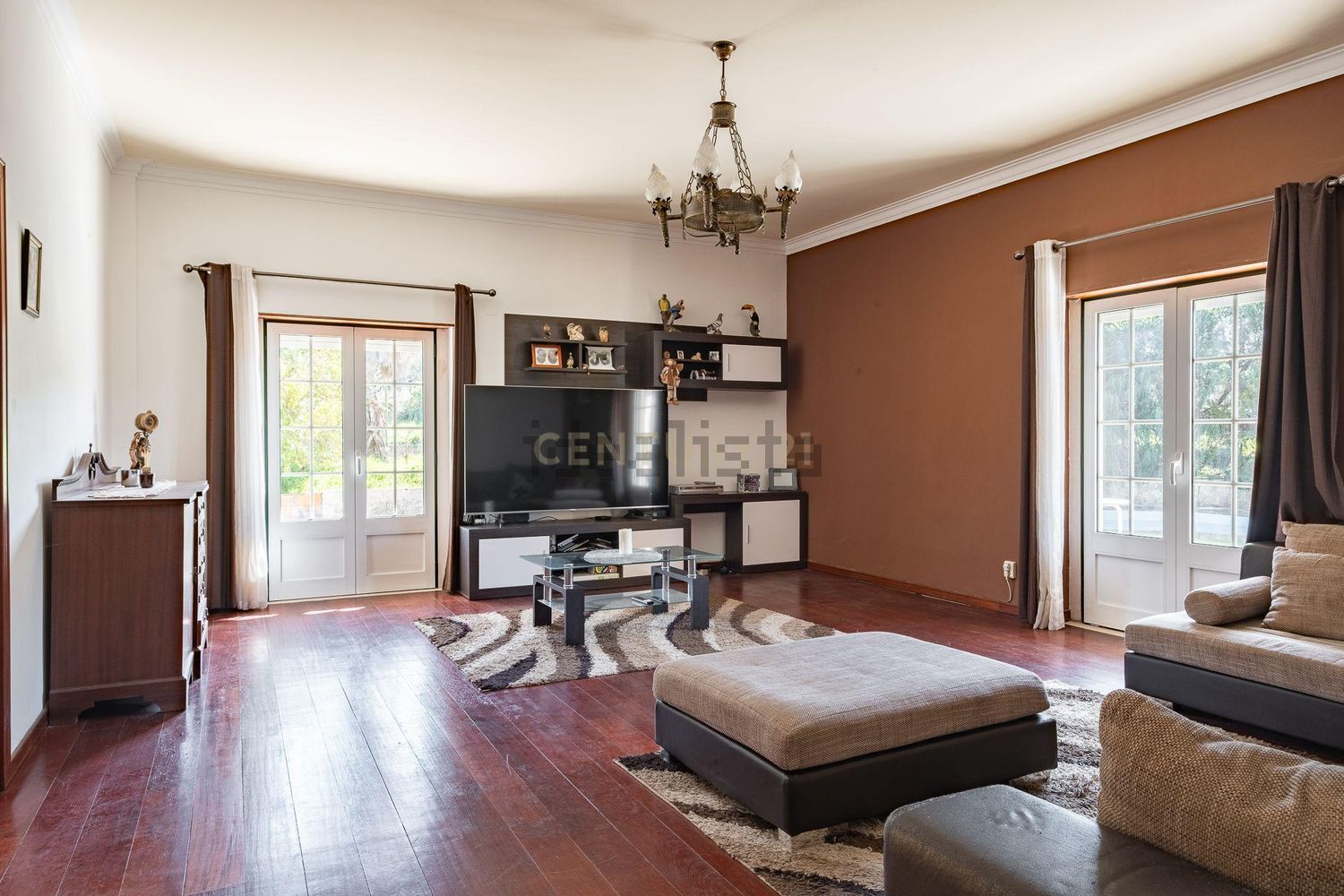 小楼房或独栋别墅出售在Rua da Liberdade - 客厅