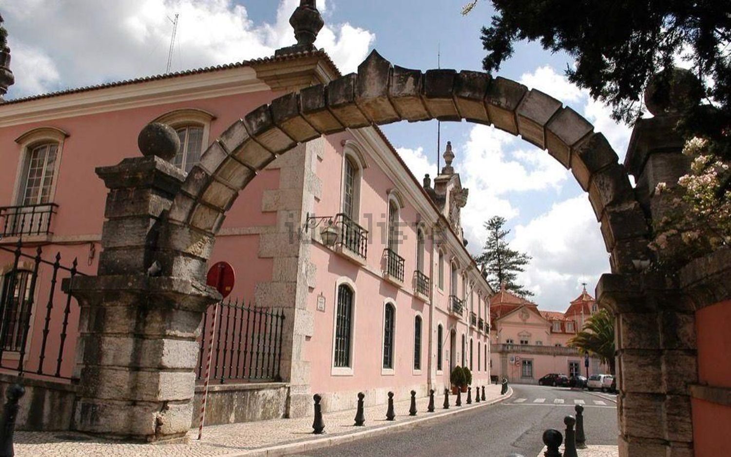 小楼房或独栋别墅出售在Estrada Sem Nome - 视线