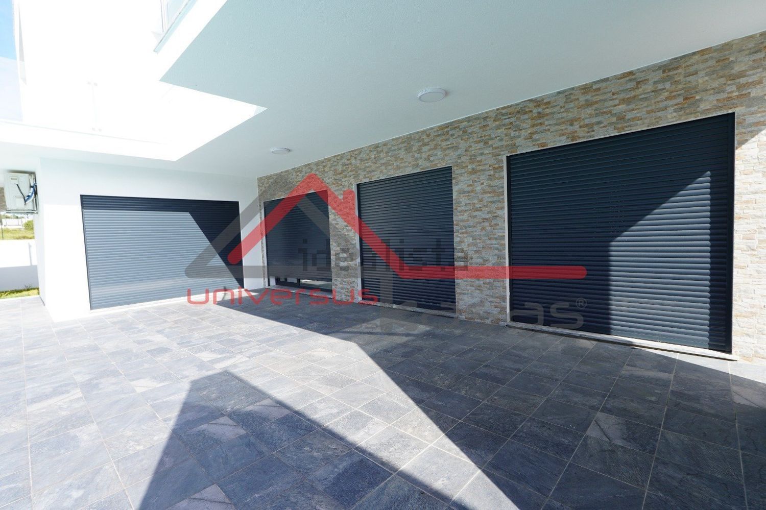 小楼房或独栋别墅出售在Travessa Joaquim Fernandes Chula - 停车位