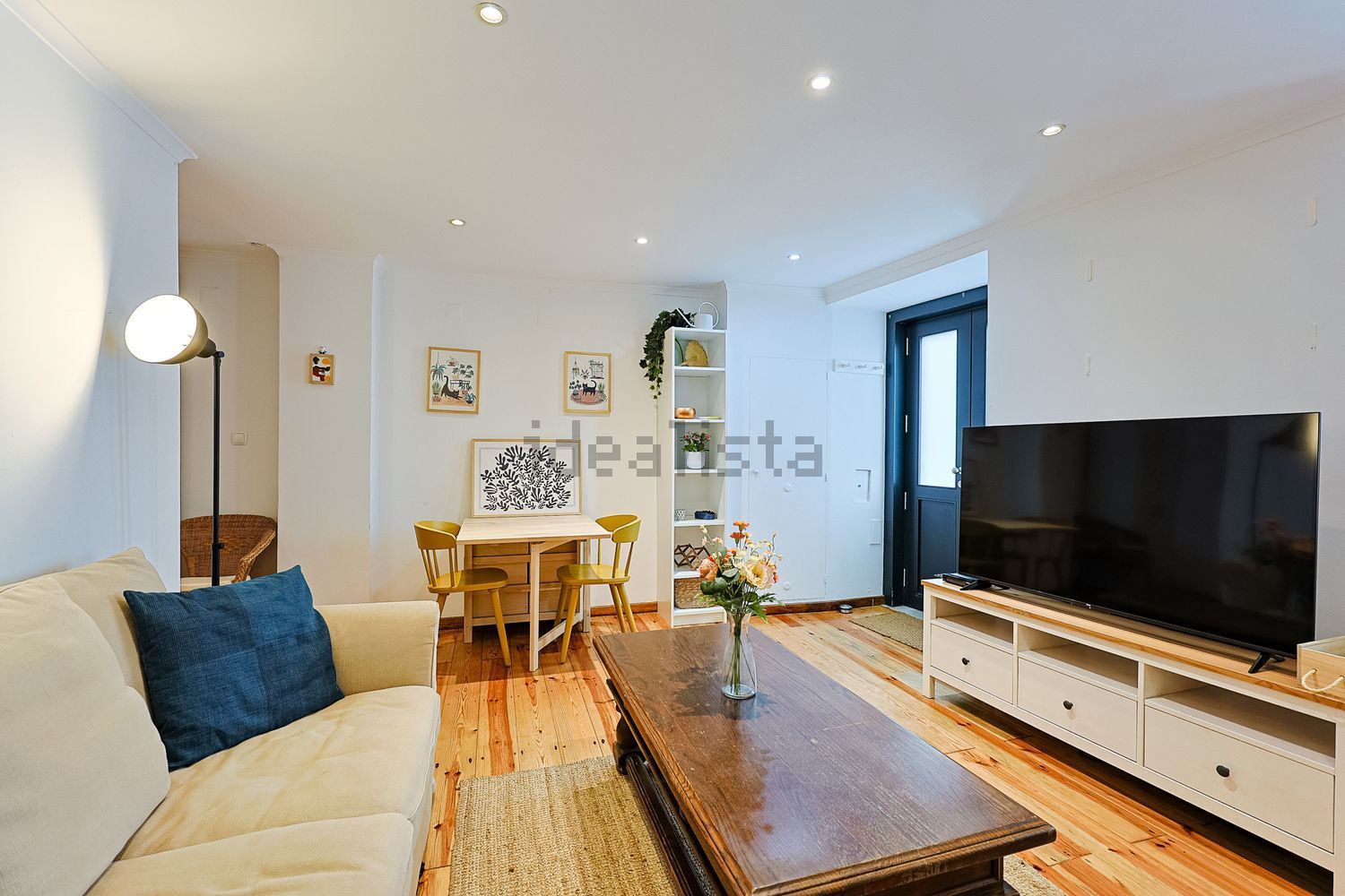 出租公寓 t2在Rua dos Remédios - 客厅