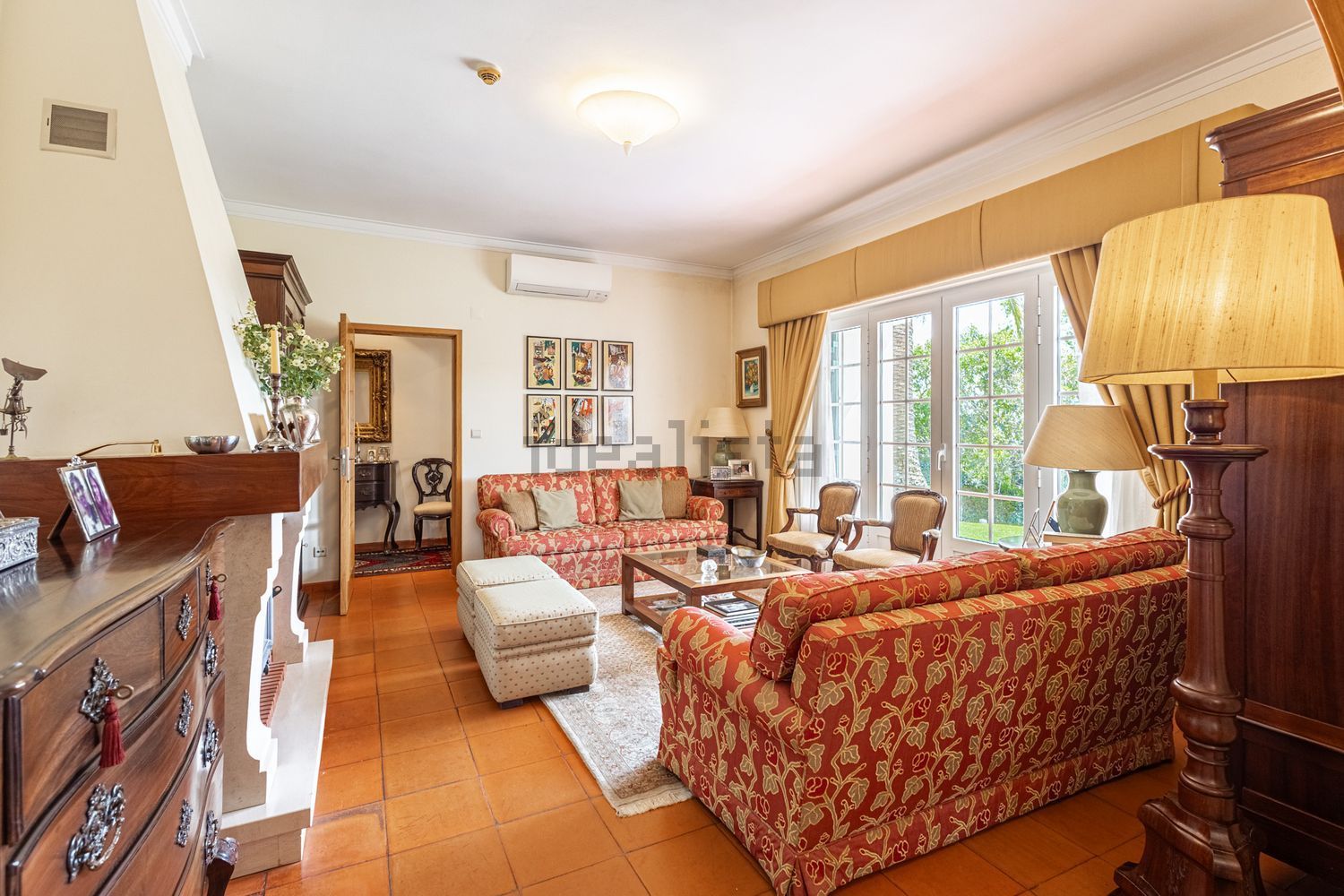 小楼房或独栋别墅出售Estr. da Serralheira de Baixo - 客厅