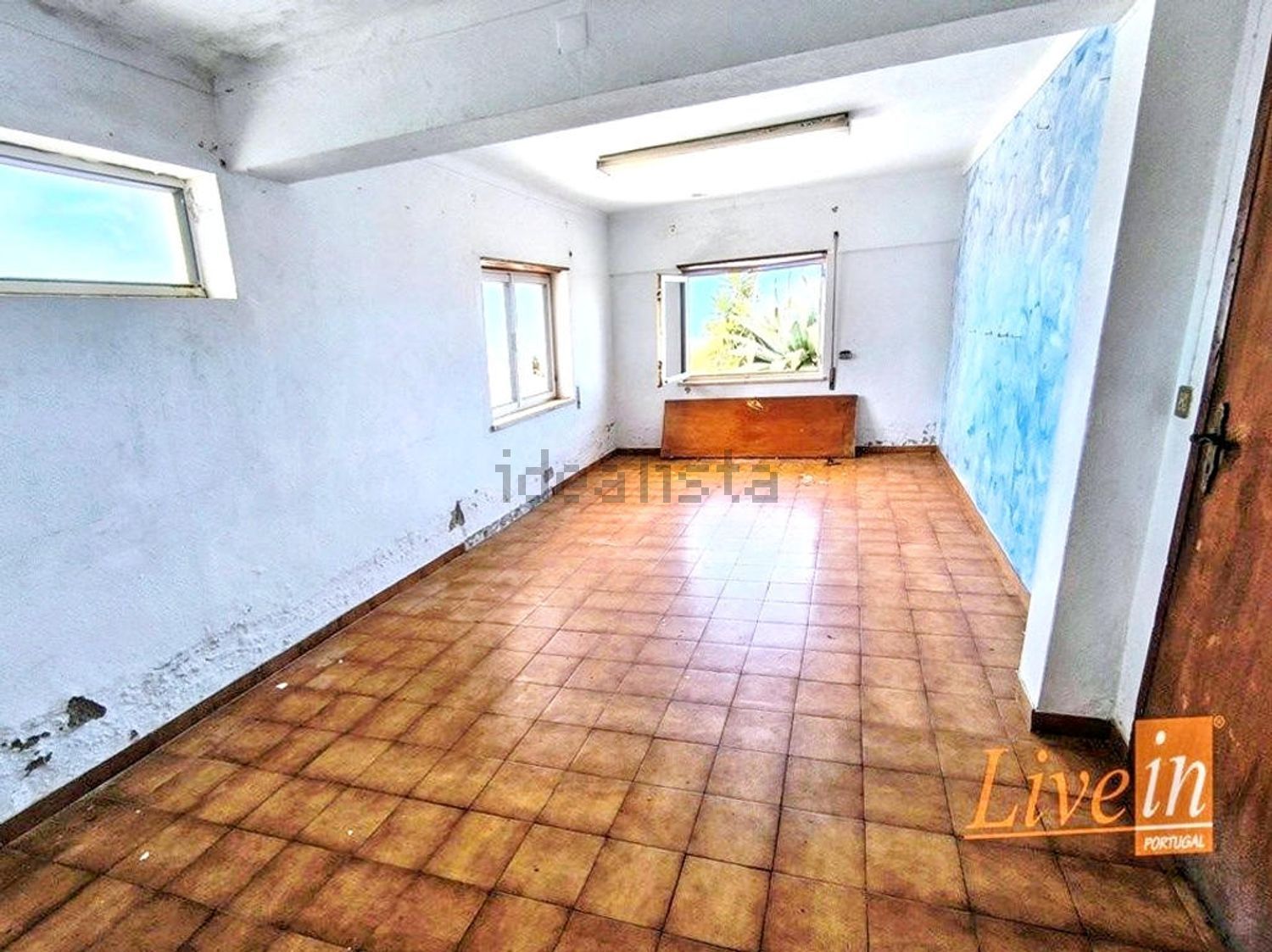 小楼房或独栋别墅出售在Santo Isidoro - 过道