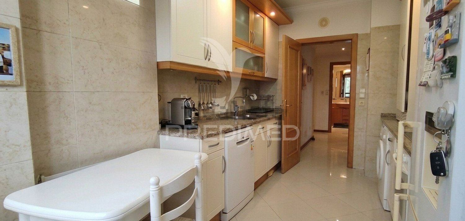 公寓 t2出售在Santo António dos Cavaleiros e Frielas - 厨房