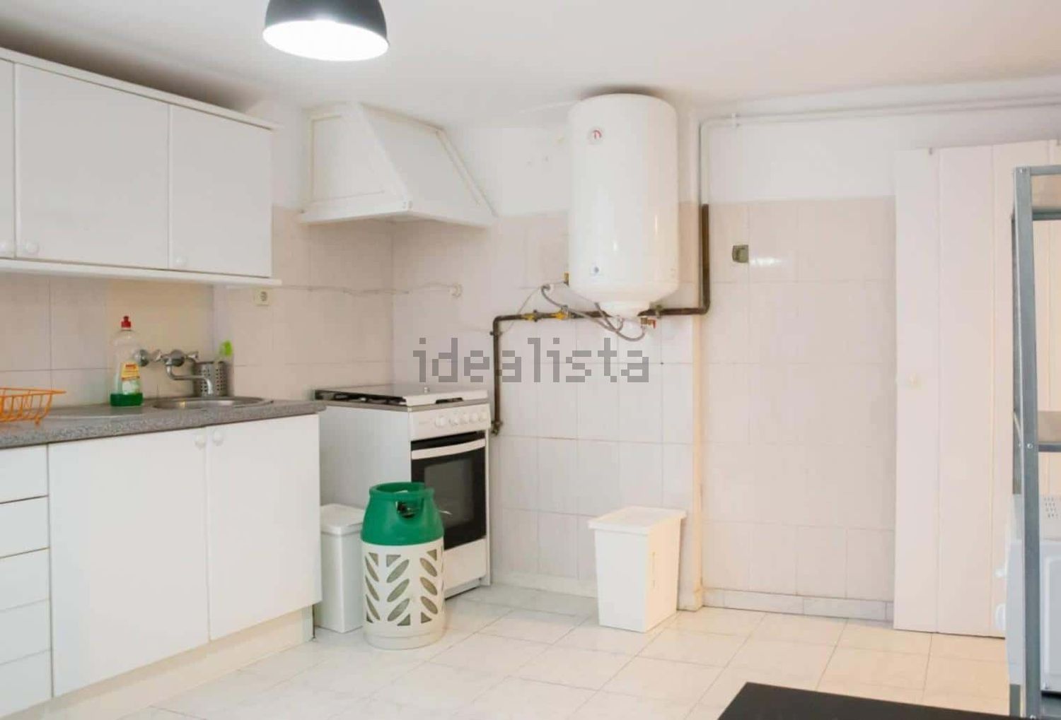 出租房间在Rua dos Cordoeiros, 13 - 厨房