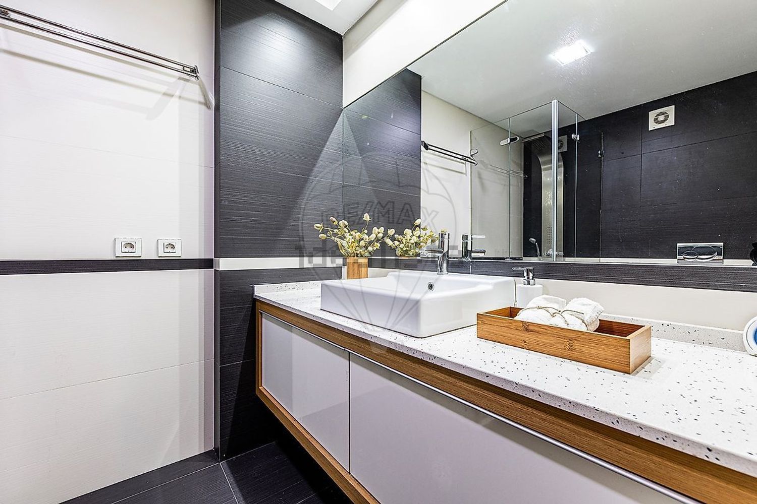 公寓 t3出售在Avenida Diogo Cão - 卫生间