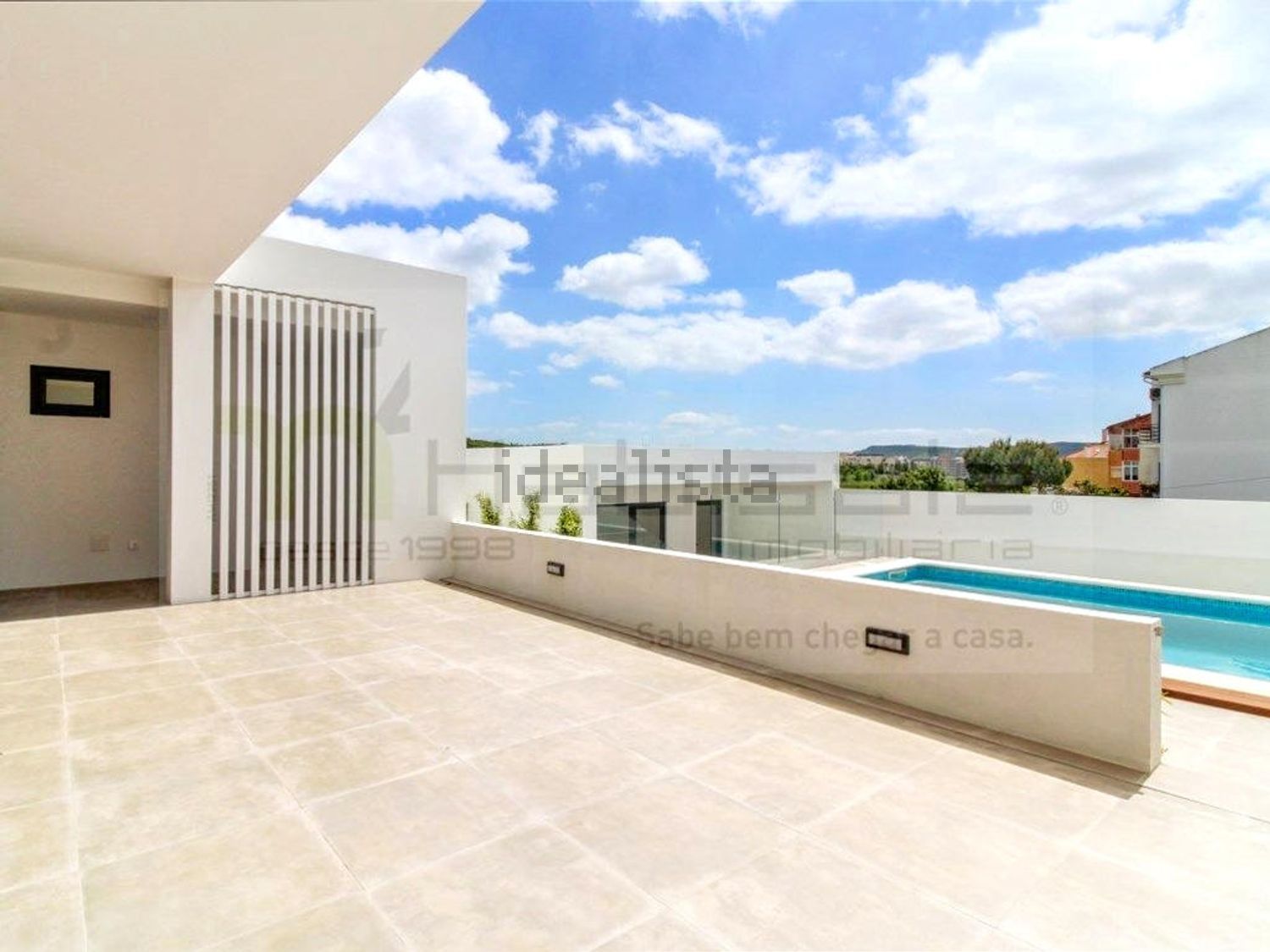 小楼房或独栋别墅出售在Rua Marechal Craveiro Lopes, 43 - 阳台