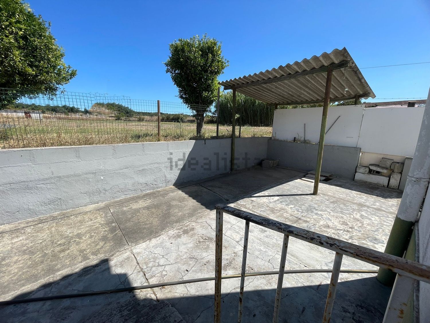 小楼房或独栋别墅出售在Palhais e Coina - 储藏室