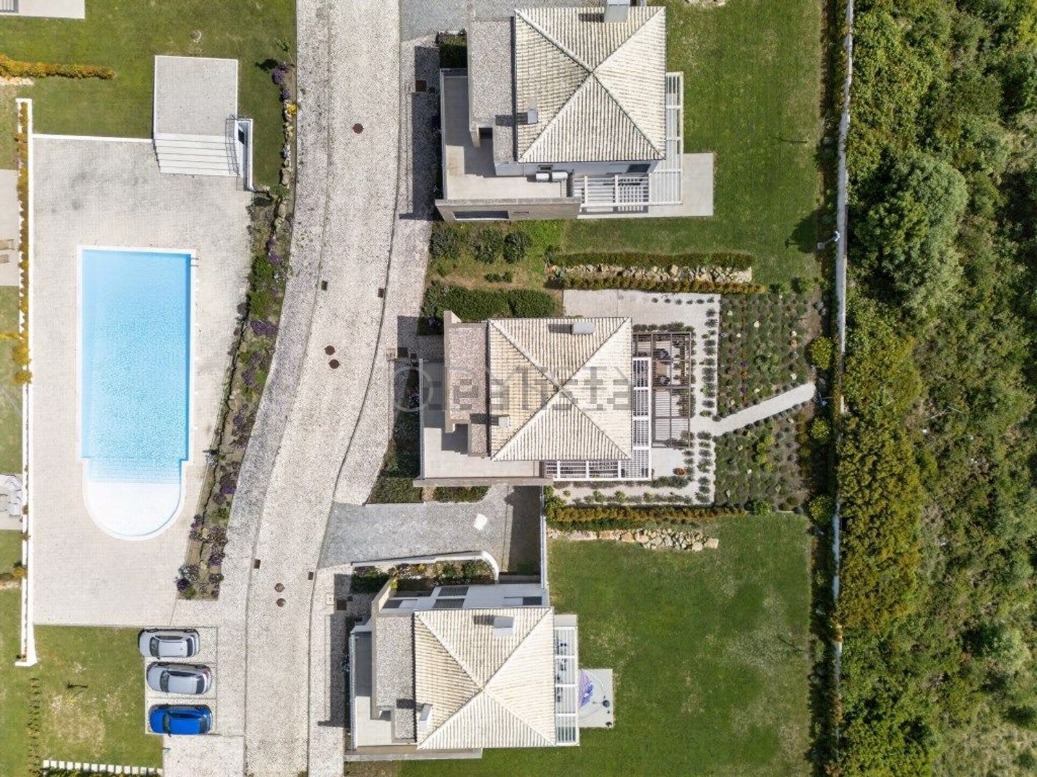 小楼房或独栋别墅出售在Rua da Colina - 花园