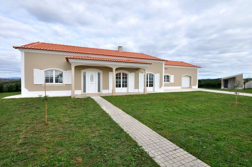 出租小楼房或独栋别墅Peral, 2550