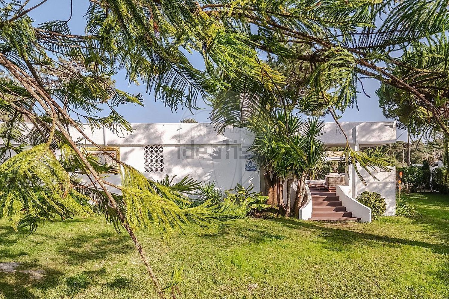 小楼房或独栋别墅出售在Rua das Corredouras - 花园