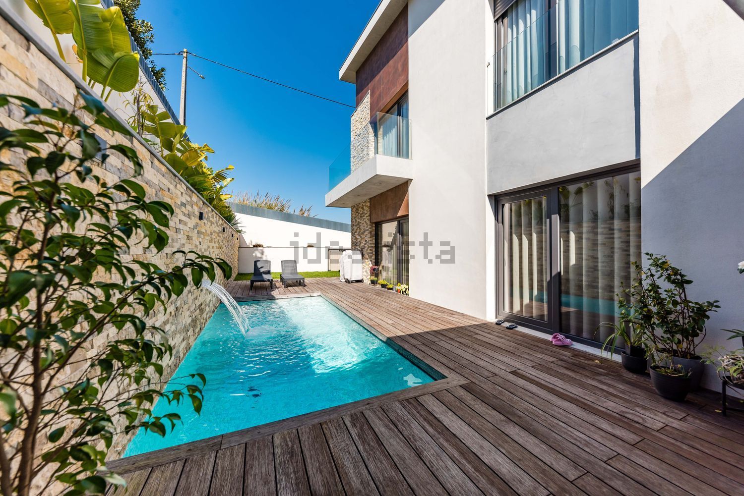 双拼别墅出售在Ramada e Caneças - 游泳池