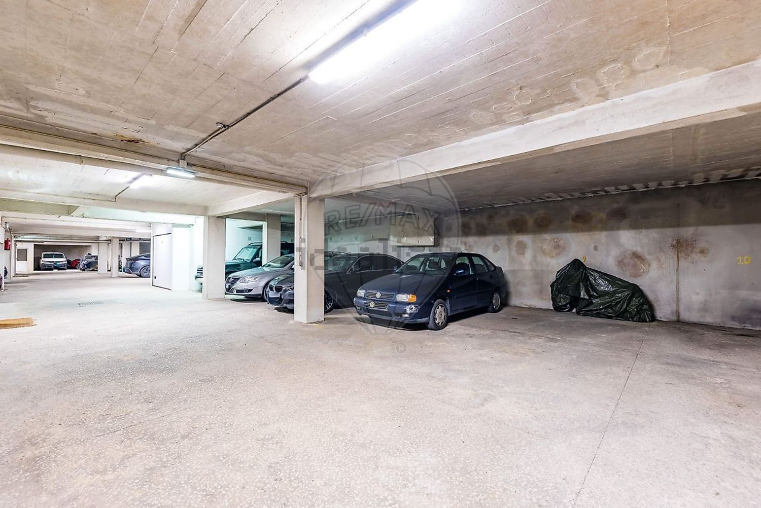 公寓 t4出售在Avenida 9 de Julho - 停车位