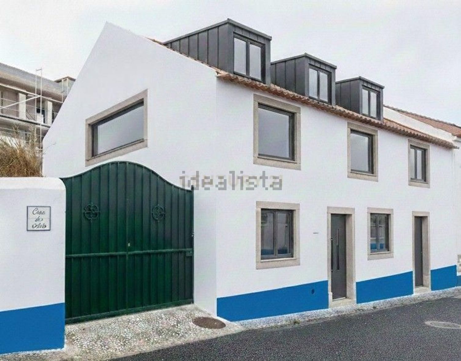 小楼房或独栋别墅出售在Rua Nossa Senhora dos Remédios, 32 - 外立面