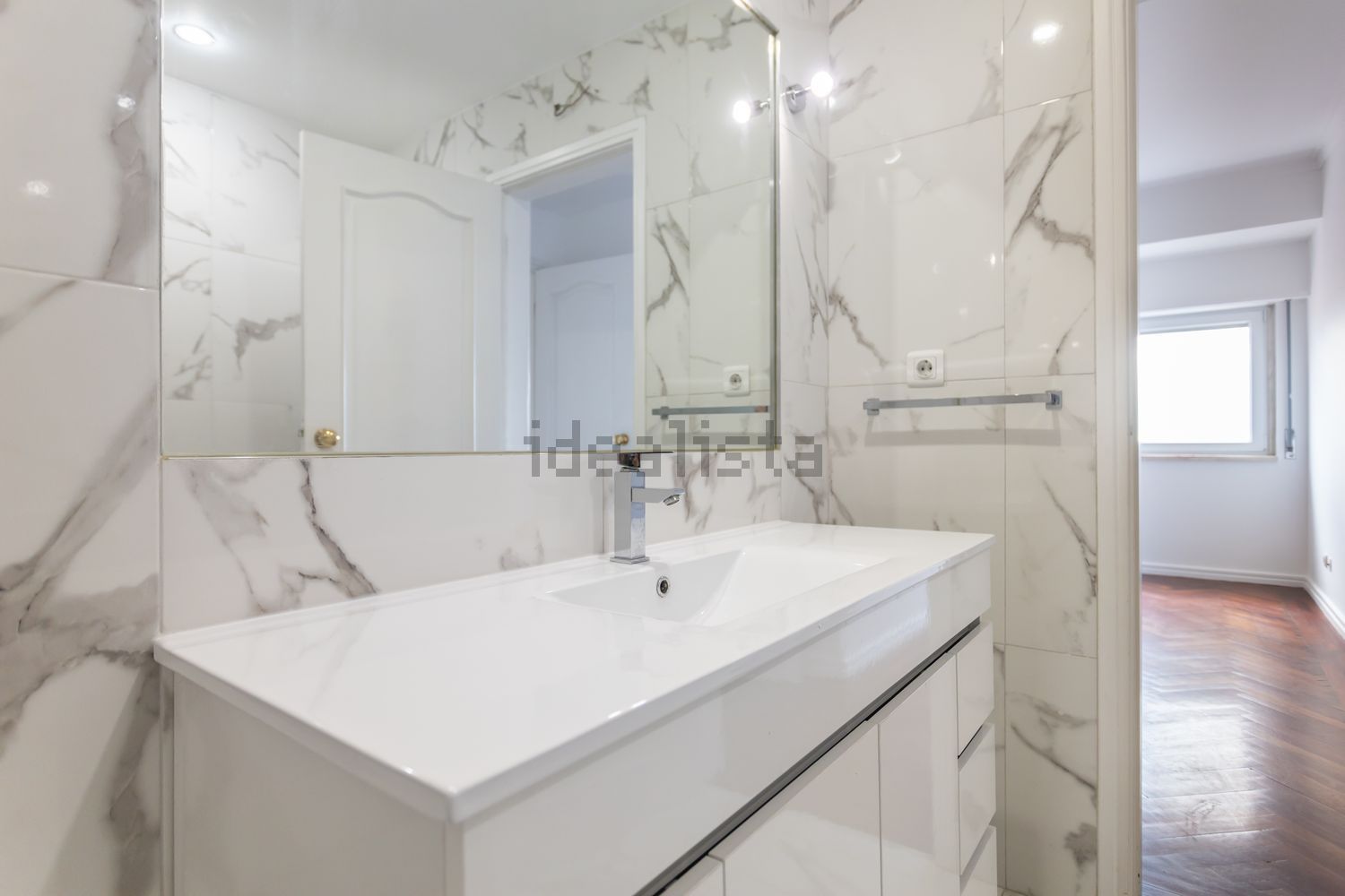 出租顶层公寓在Rua Padre Américo - 卫生间