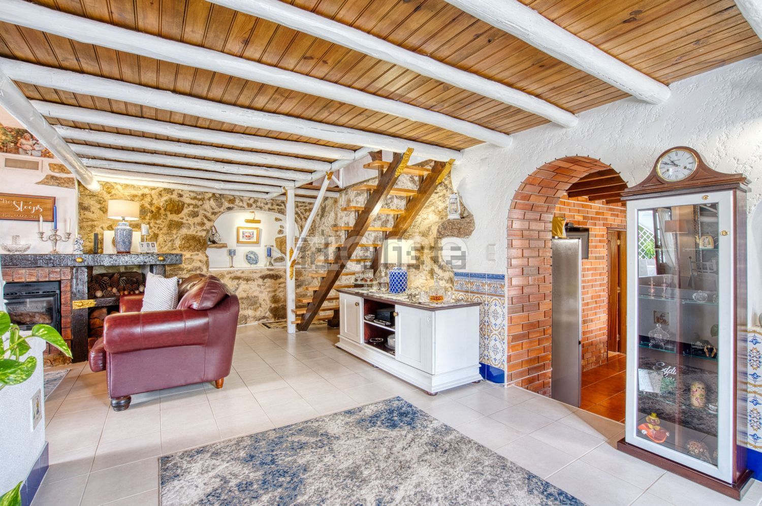 小楼房或独栋别墅出售在Rua do Malaquias, 3 - 入口 / 出口