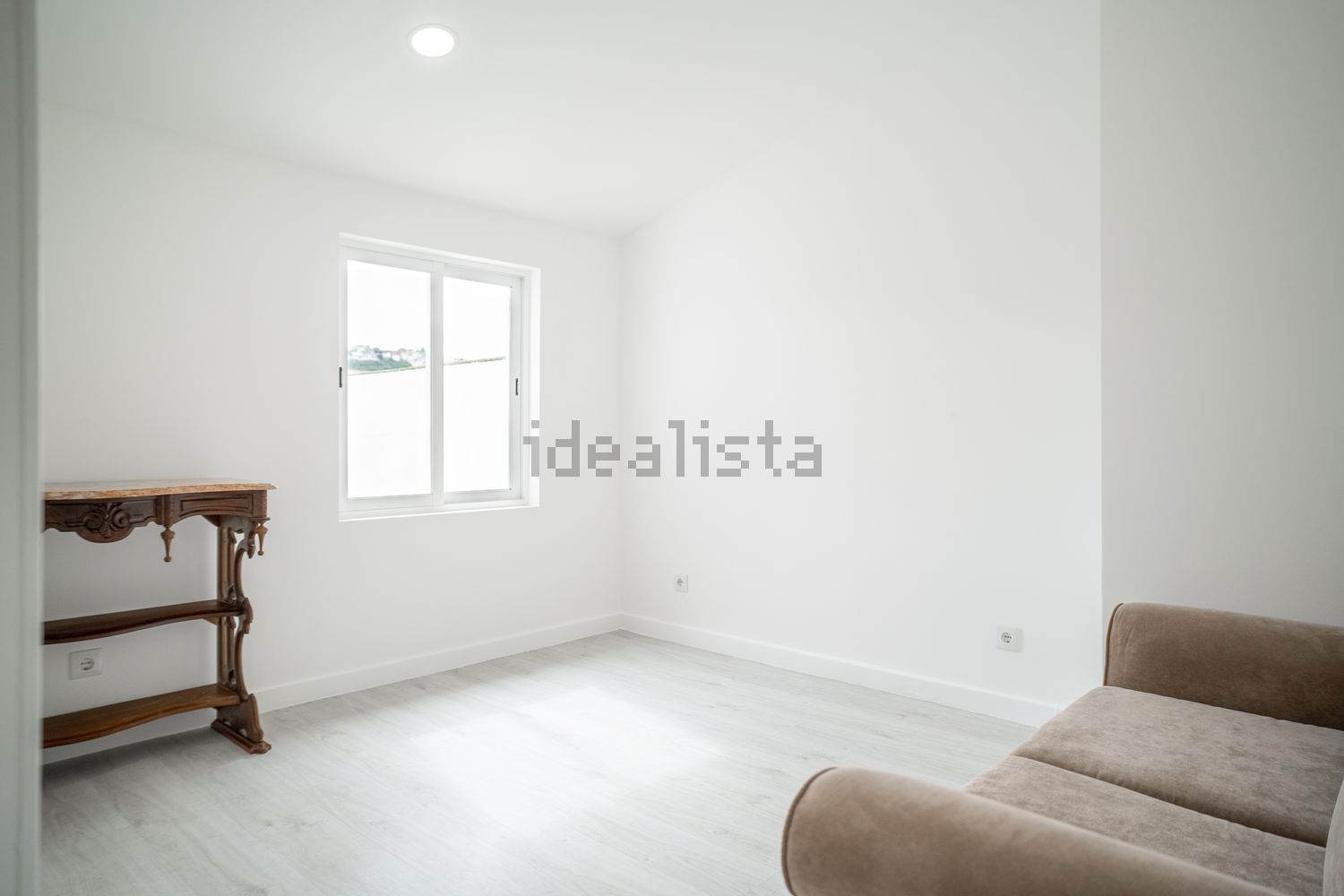 小楼房或独栋别墅出售在Rua David José Chitas, 8 - 卧室