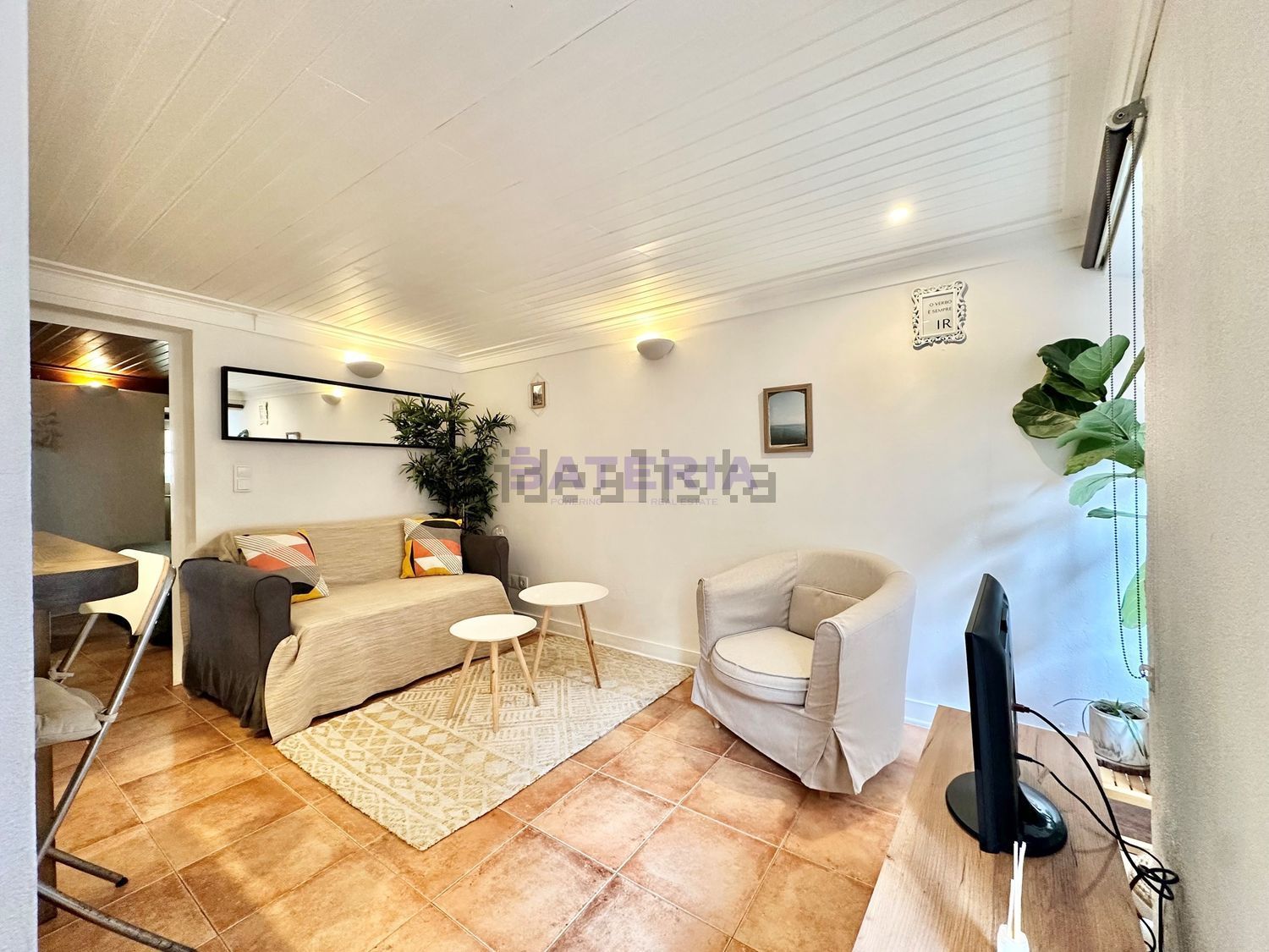 公寓 t1出售在Santa Catarina - 客厅