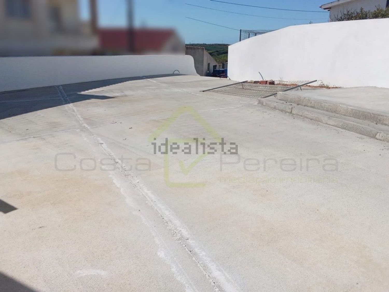 小楼房或独栋别墅出售在Lourinhã e Atalaia - 停车位