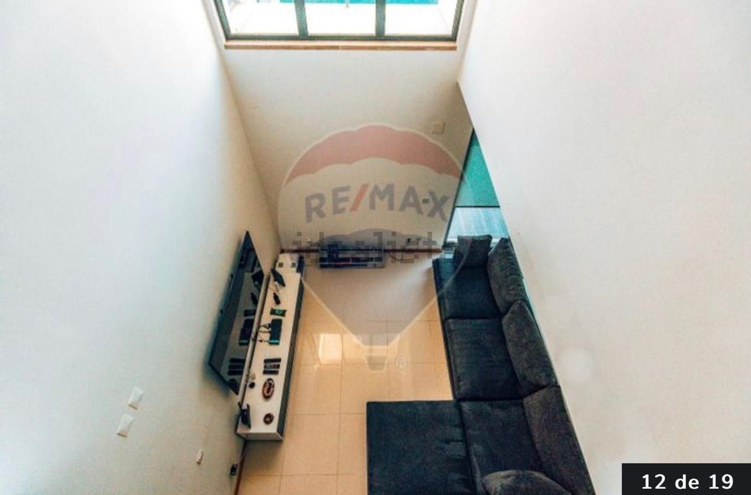 出租小楼房或独栋别墅在Rua Pêro Vaz de Caminha, 26 - 客厅