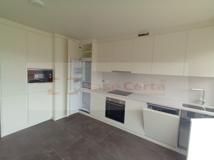 公寓 t2出售在Rua Engenheiro Quartin Graça