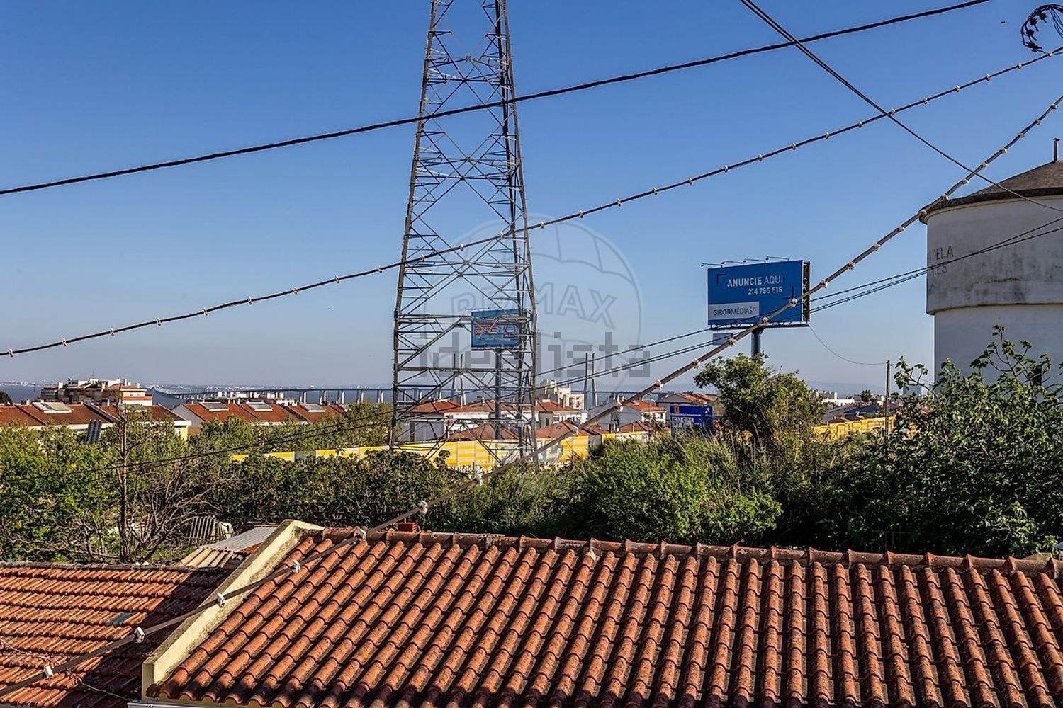 小楼房或独栋别墅出售在Rua Guerra Junqueiro - 照片