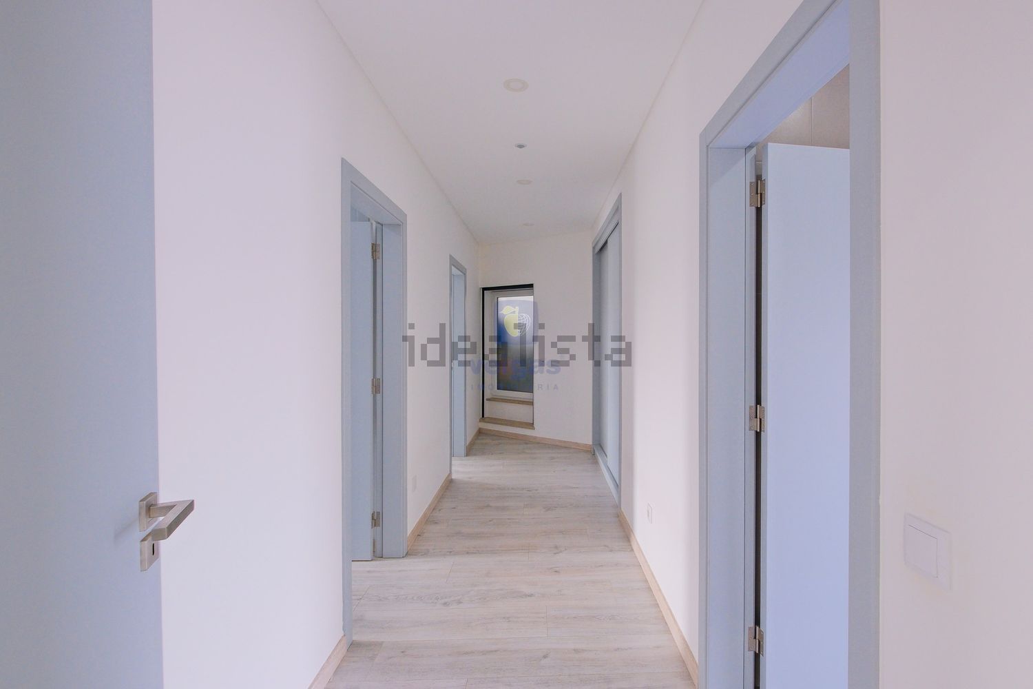 小楼房或别墅出售在Lousa - 过道