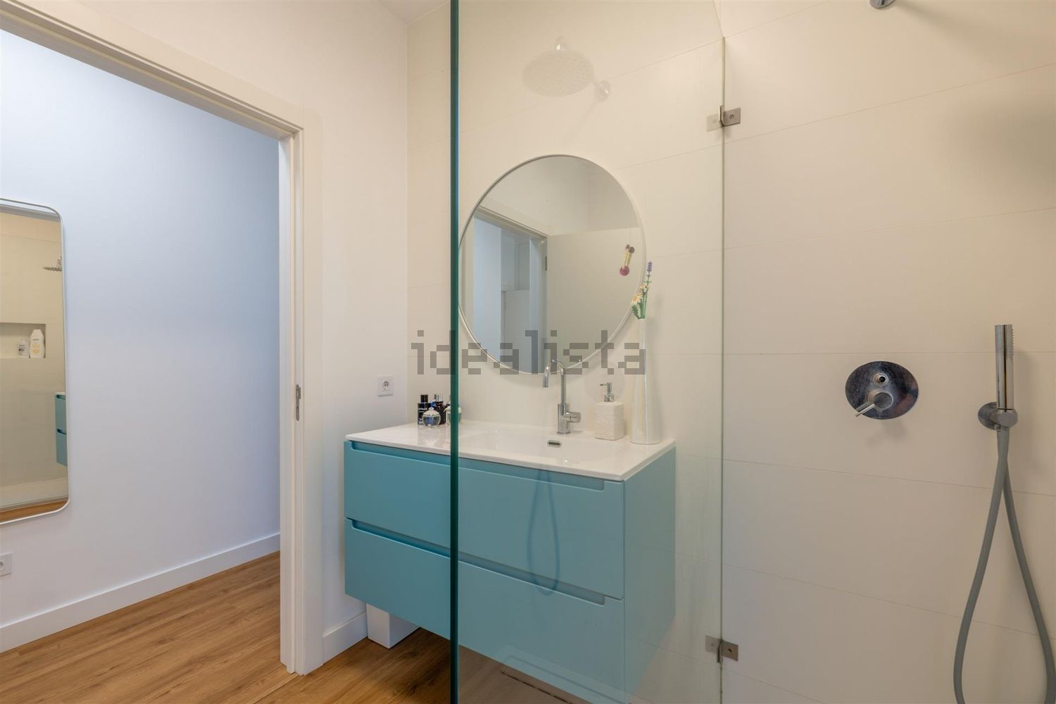 小楼房或独栋别墅出售Em539 - 卫生间