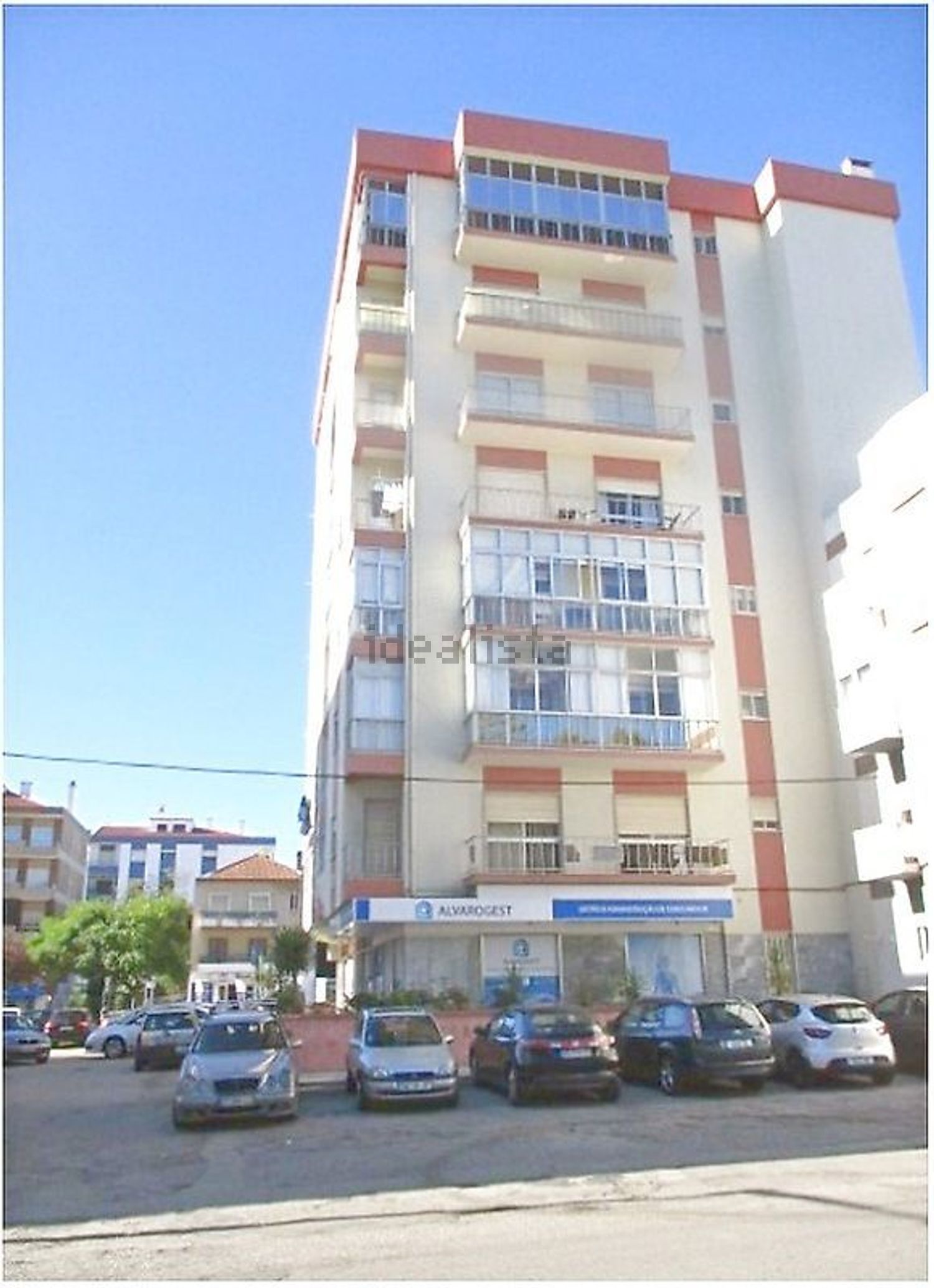 公寓 t3出售在Rua General Humberto Delgado - 视线