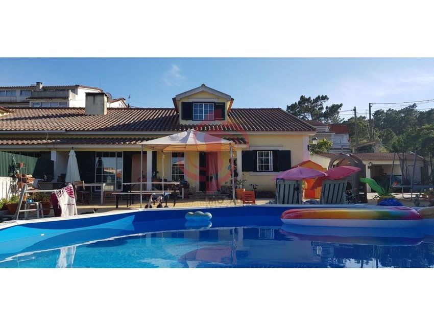 小楼房或独栋别墅出售在Rua Major Rosa Bastos