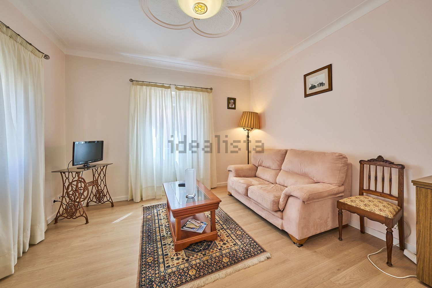 小楼房或独栋别墅出售在Rua da Bica - 客厅