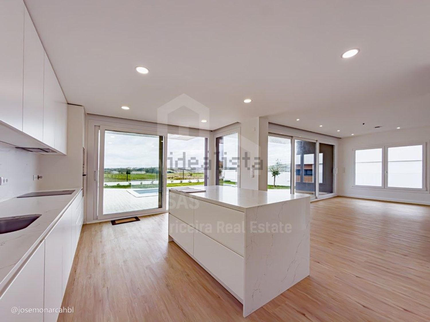 小楼房或独栋别墅出售在São Pedro da Cadeira - 客厅