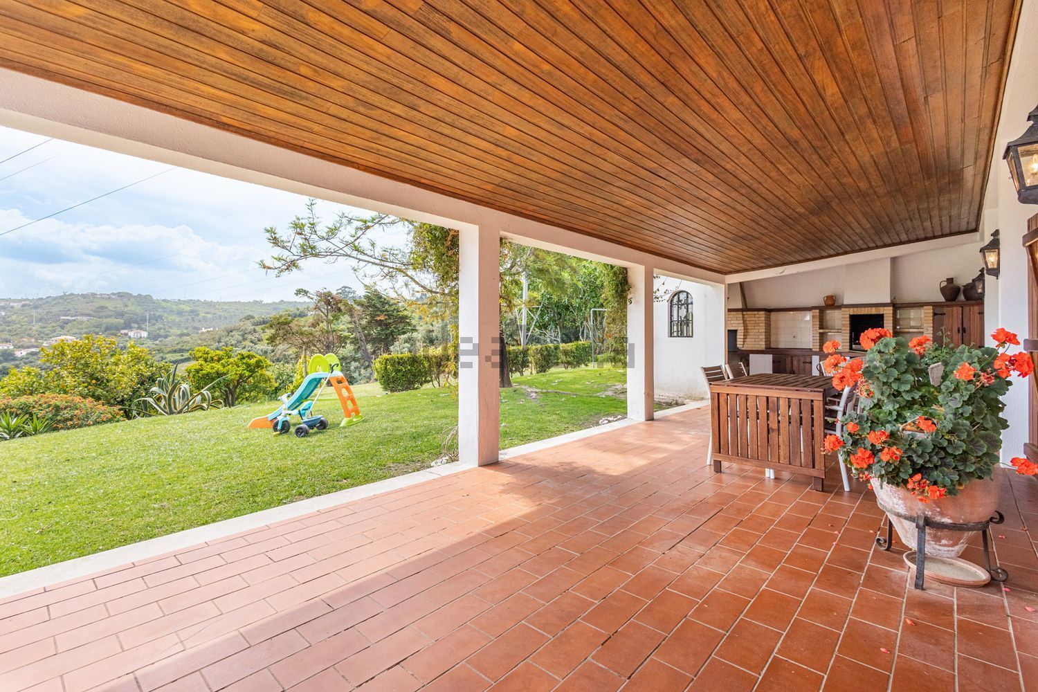 小楼房或独栋别墅出售Estr. da Serralheira de Baixo - 阳台