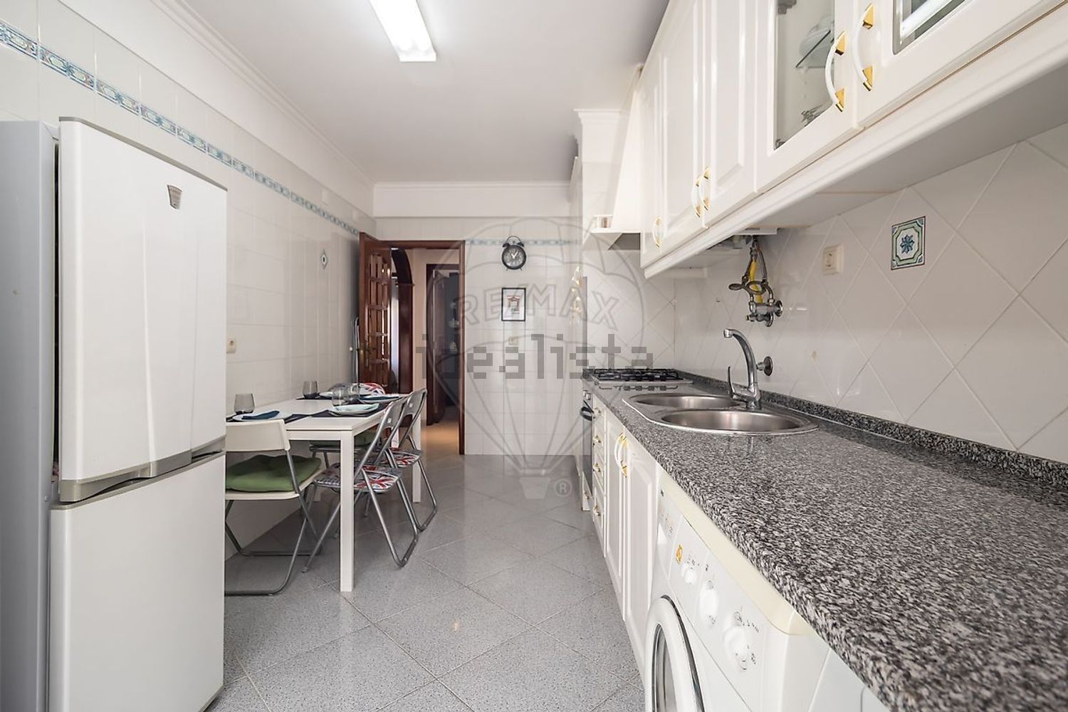 出租公寓 t2在Rua Hugo Casaes - 厨房