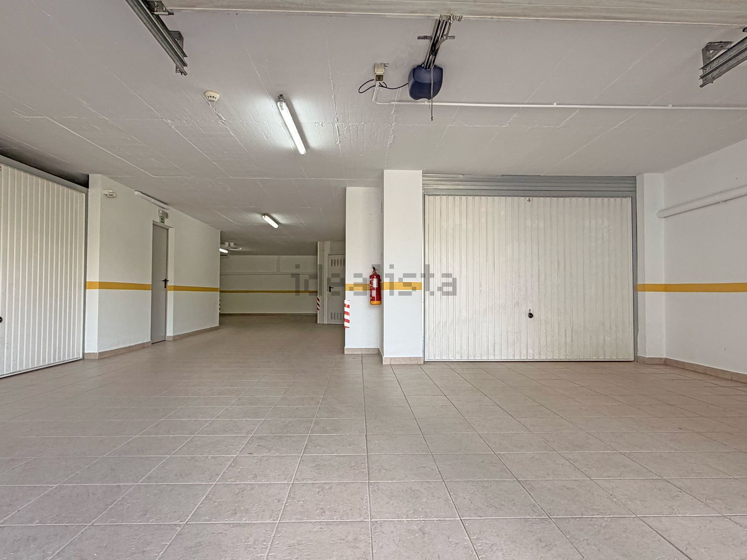 公寓 t3出售在Rua 1 de Novembro - 停车位