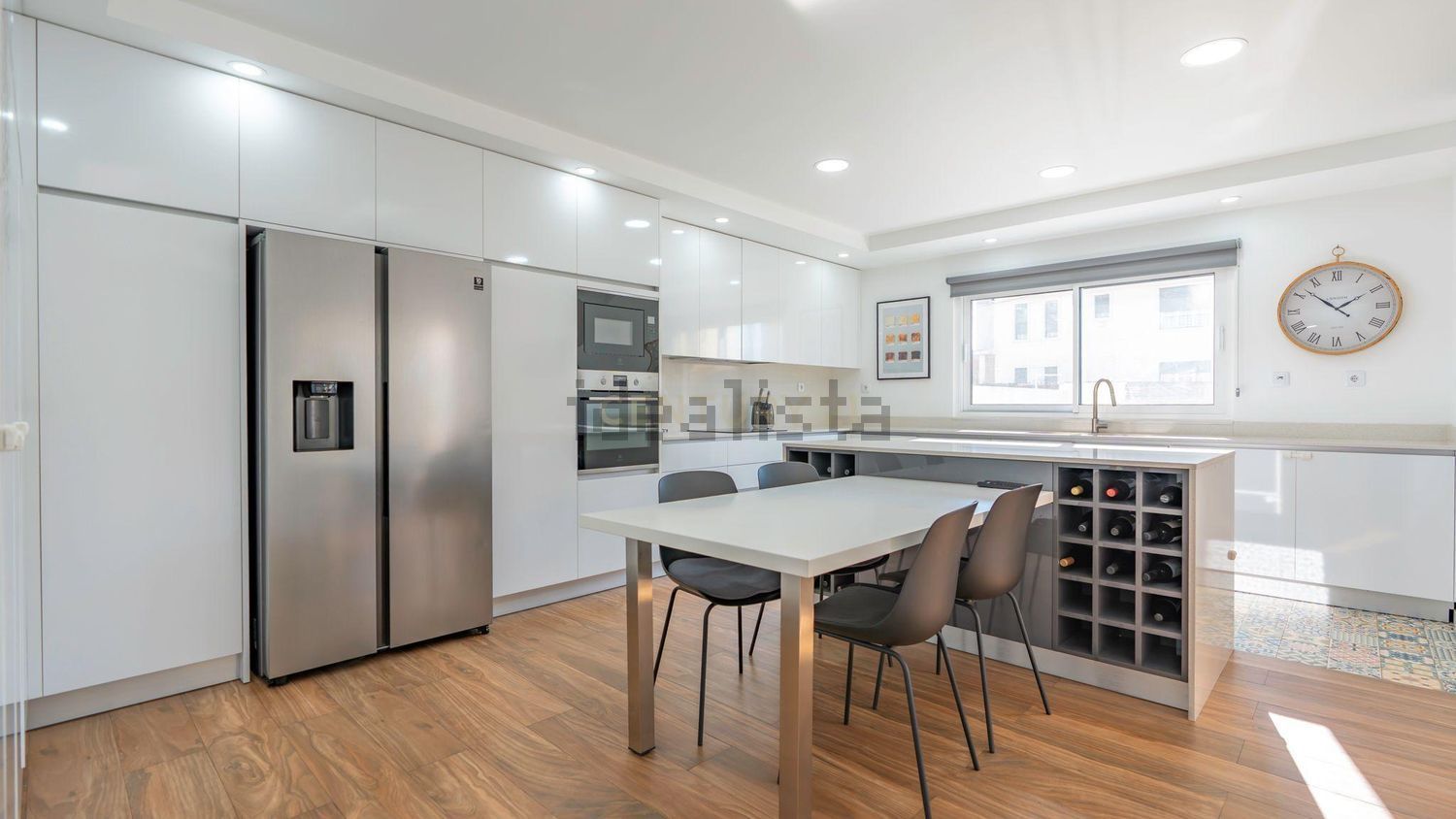 小楼房或独栋别墅出售在Avenida Engenheiro Arantes e Oliveira, 4 - 客厅