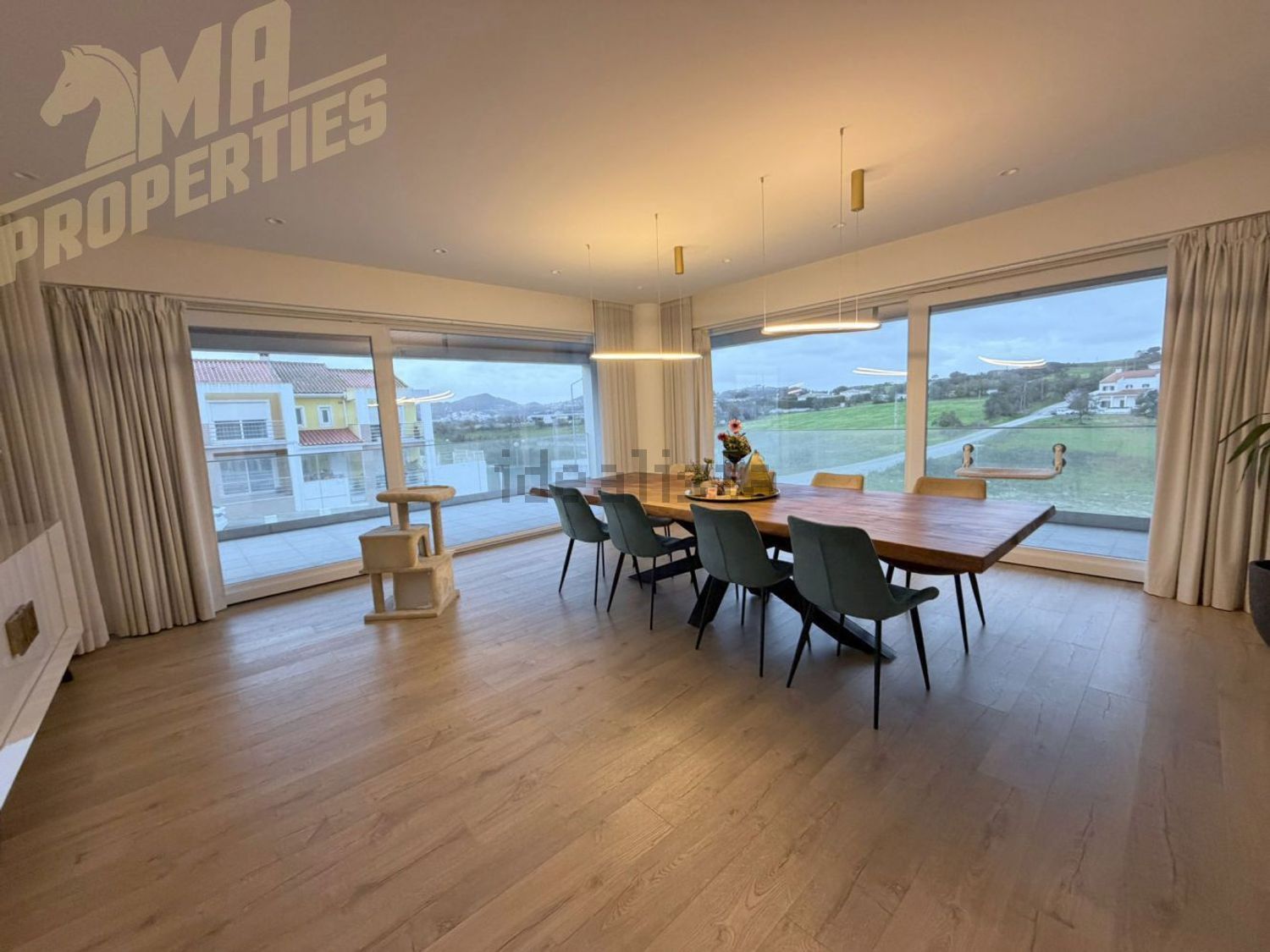 小楼房或独栋别墅出售在Rua da Mandinga, 20 - 客厅